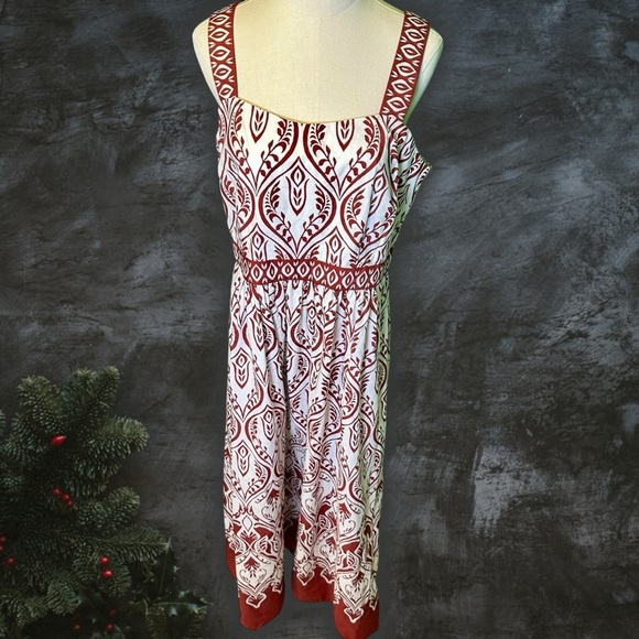 NWT Talbots Modern Poplin Fit & Flare Dress in White/Sangria Bohemian Medallion - Picture 16 of 16